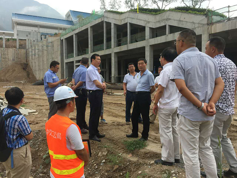 公司領(lǐng)導與相關(guān)單位對接階州廣場建設(shè)事宜