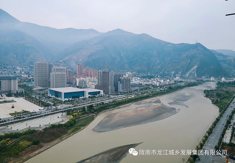 匠心傾注、喜封金頂——龍江?雙子座商住小區(qū)主體順利封頂