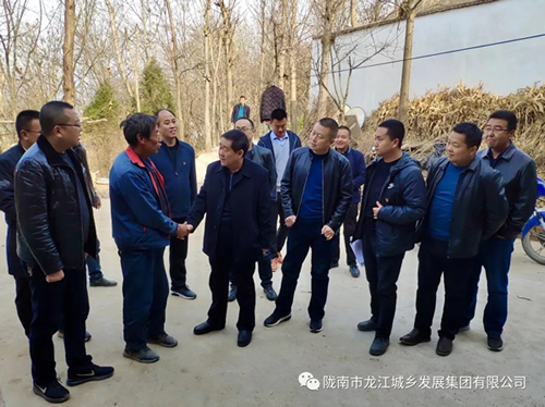 市龍江集團在文縣橋頭鎮(zhèn)安子坡村開展“解難題、辦實事、送溫暖”活動